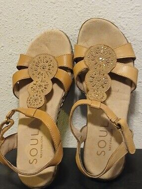 Soul Naturalizer Belle Tan Leather Studded Wedge Sandals Size 8M
